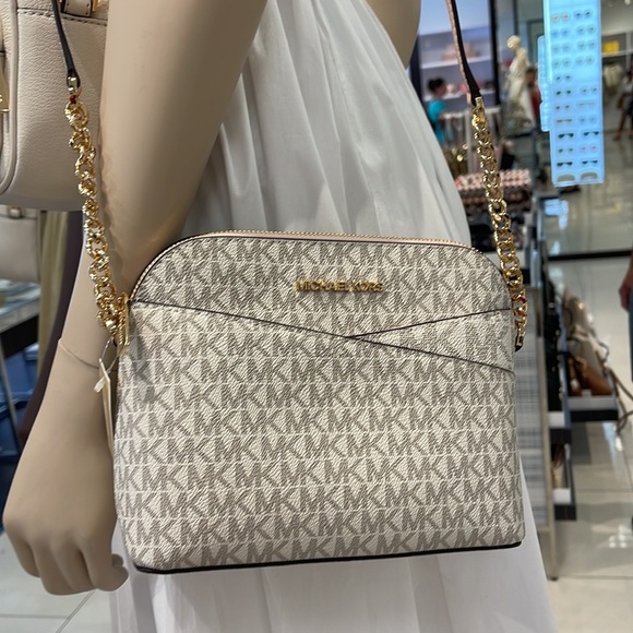 MICHAEL KORS Jet Set Medium Logo Dome Satchel Crossbody
Powder Blush
NWT - Picture 15 of 16